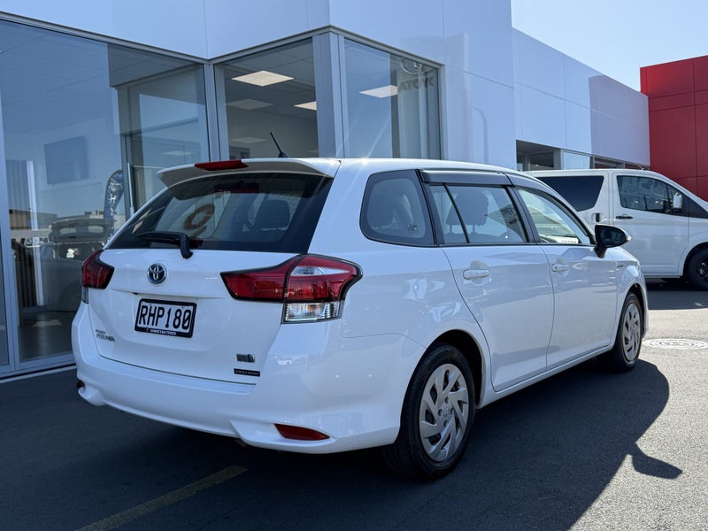 2019 Toyota Corolla Fielder 1.5P Hybrid Auto image 3