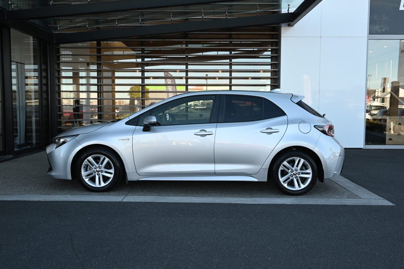 2019 Toyota Corolla GX 1.8 Petrol Hybrid FWD Ha... image 3