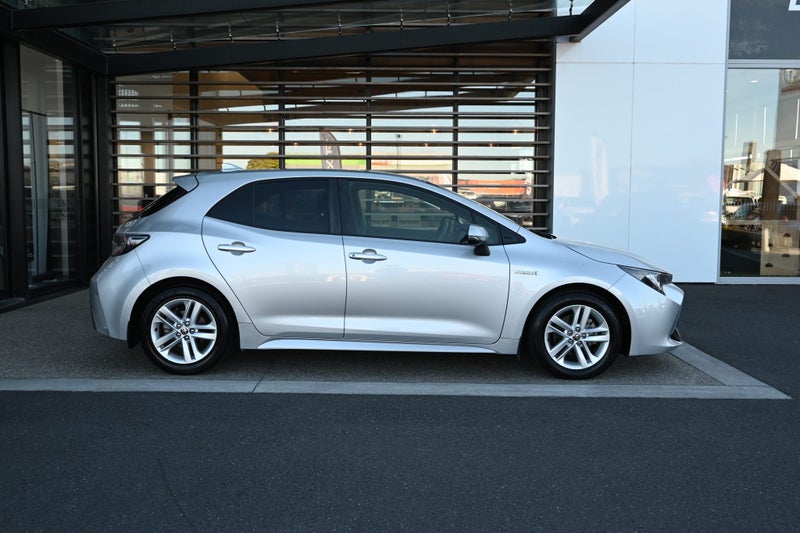 2019 Toyota Corolla GX 1.8 Petrol Hybrid FWD Ha... image 5