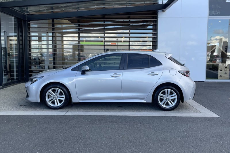 2019 Toyota Corolla GX 2.0 Petrol FWD Hatchback image 3