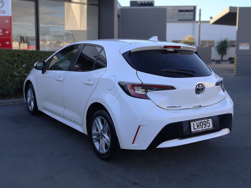 2019 Toyota Corolla GX PETROL, Hatchback image 5