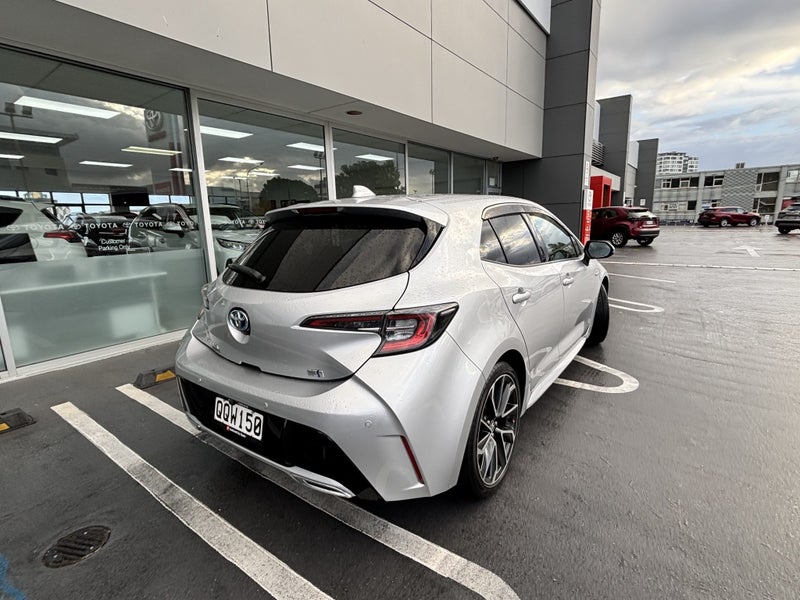 2019 Toyota Corolla GZ HYBRID SPORT HATCH image 3