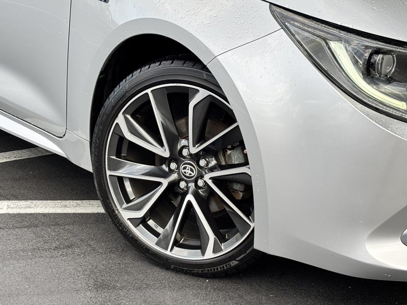 2019 Toyota Corolla GZ HYBRID SPORT HATCH image 4