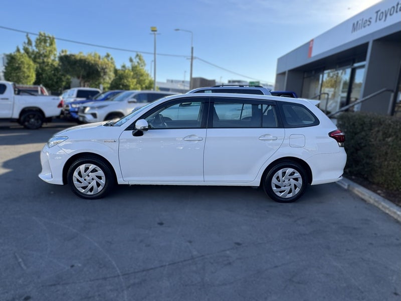 2019 Toyota Corolla Hybrid Wagon 2 Wheel drive image 4