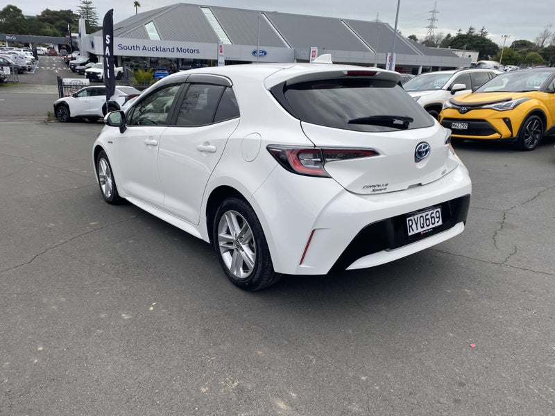 2019 Toyota Corolla Sport 1.8 Hybrid G 5 Dr Hat... image 5