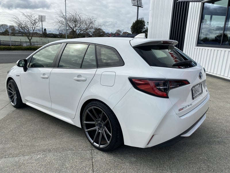 2019 Toyota Corolla Touring 1.8 HYBRID 5 Dr Wagon image 3