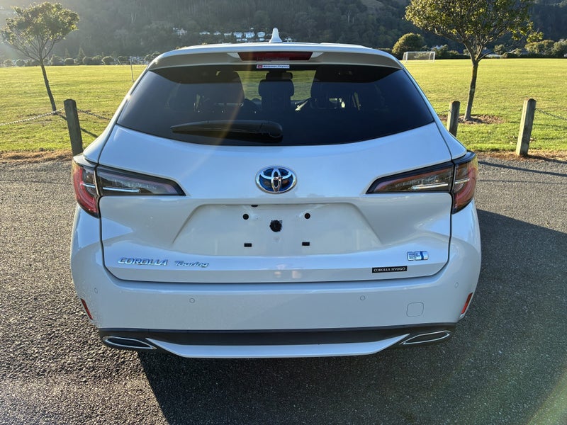 2019 Toyota Corolla Touring 1.8 Hybrid Wagon 4WD image 4