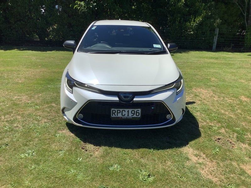 2019 Toyota Corolla Touring 1.8 Hybrid WXB image 3