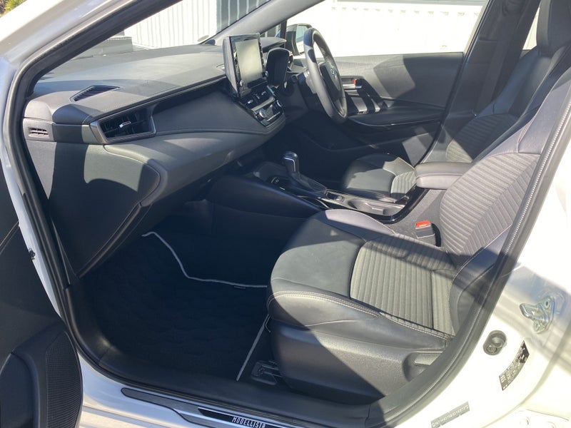2019 Toyota Corolla Touring 1.8 Hybrid WxB 5 Dr... image 5