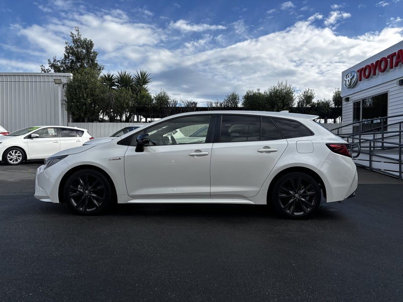 2019 Toyota Corolla Touring 1.8 Hybrid WxB 5 Dr... image 4