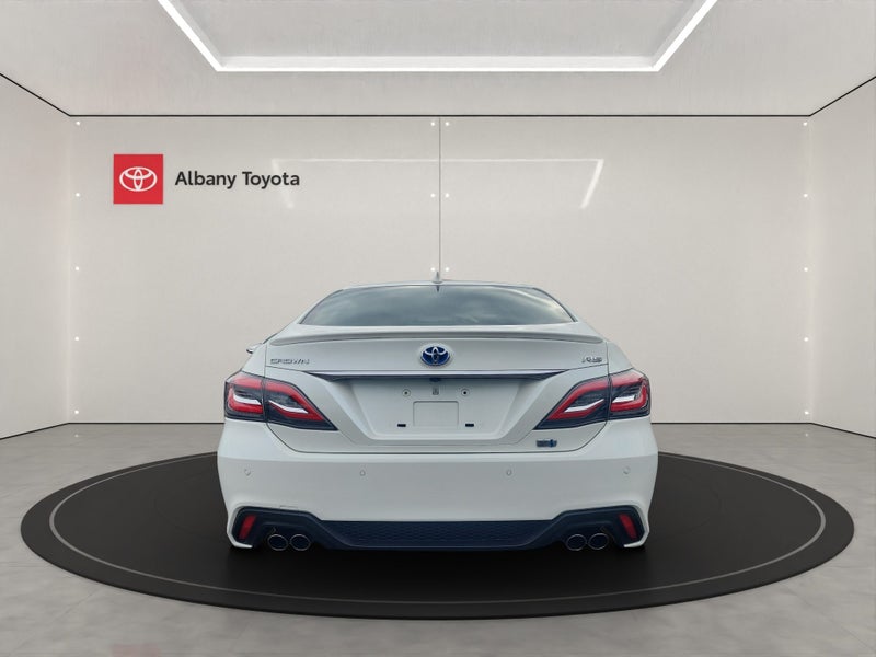 2019 Toyota Crown Hybrid image 4