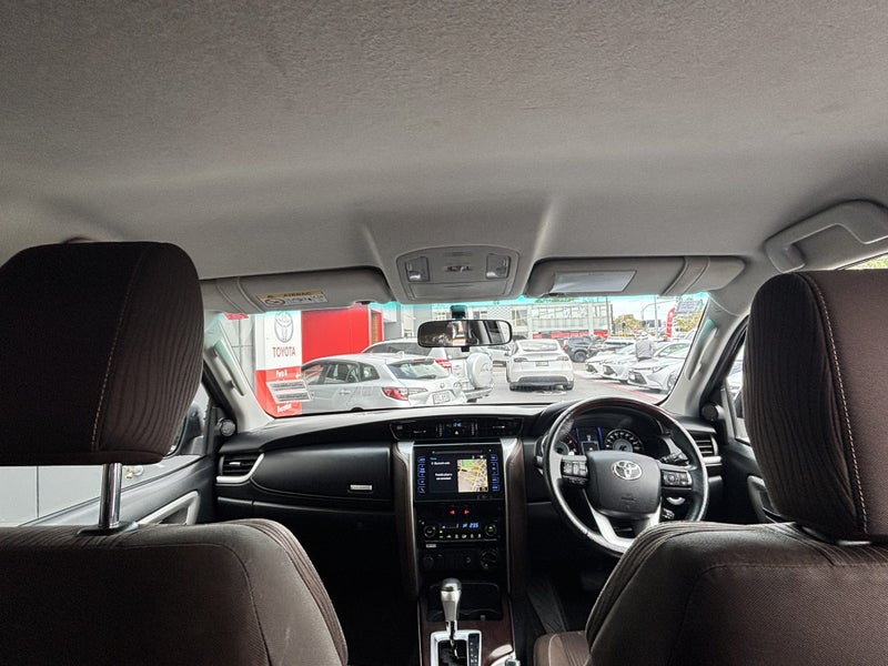 2019 Toyota Fortuner 4WD GXL 2.8 DIESEL FAMILY SUV image 2