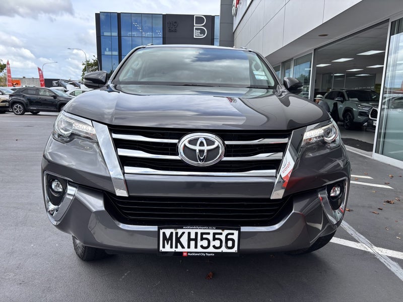 2019 Toyota Fortuner 4WD GXL 2.8 DIESEL FAMILY SUV image 4