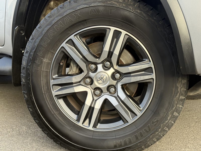 2019 Toyota Fortuner GXL 2.8DT 6AT 4WD - CERTIFIED image 3