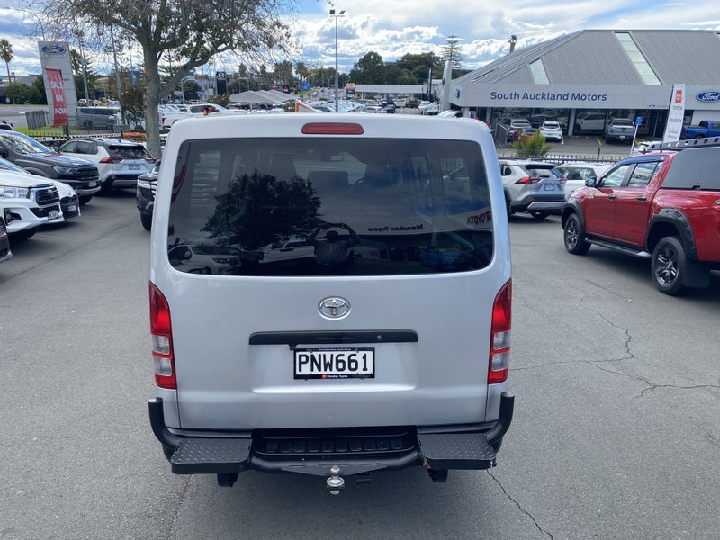 2019 Toyota Hiace 2.8 Diesel Turbo 6A RWD image 4