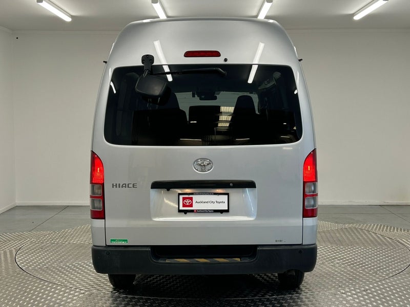 2019 Toyota Hiace 2.8D Hi-Roof image 4