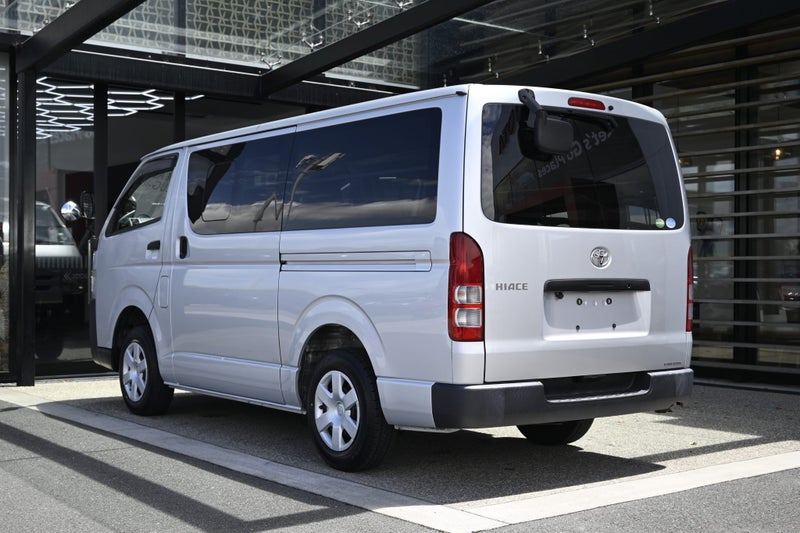 2019 Toyota Hiace DX 2.8 Turbo Diesel 2WD Van image 2