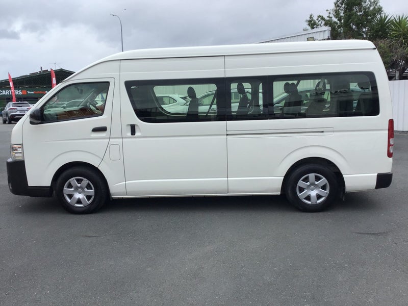 2019 Toyota Hiace MINIBUS RWD 3.0TD VAN - 12 Se... image 4