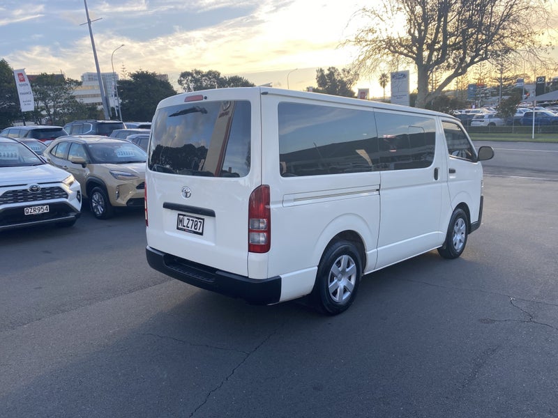 2019 Toyota Hiace ZL RWD 3.0TD VAN image 2