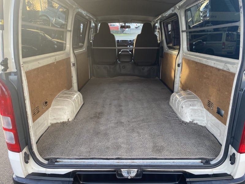 2019 Toyota Hiace ZL RWD 3.0TD VAN image 4