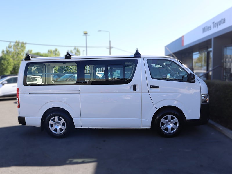 2019 Toyota Hiace ZL Turbo Diesel 3.0 Manual image 4