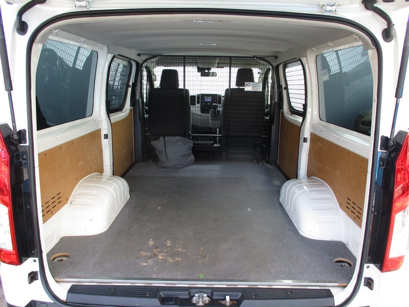 2019 Toyota Hiace ZR 2.8DT 6AT NZ New w Trade F... image 4