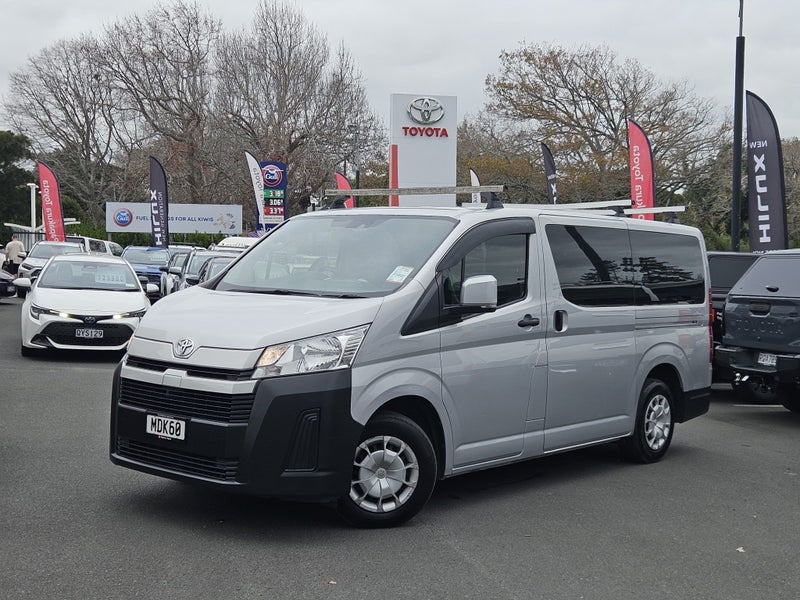 2019 Toyota Hiace ZR 2.8DT 6MT image 2