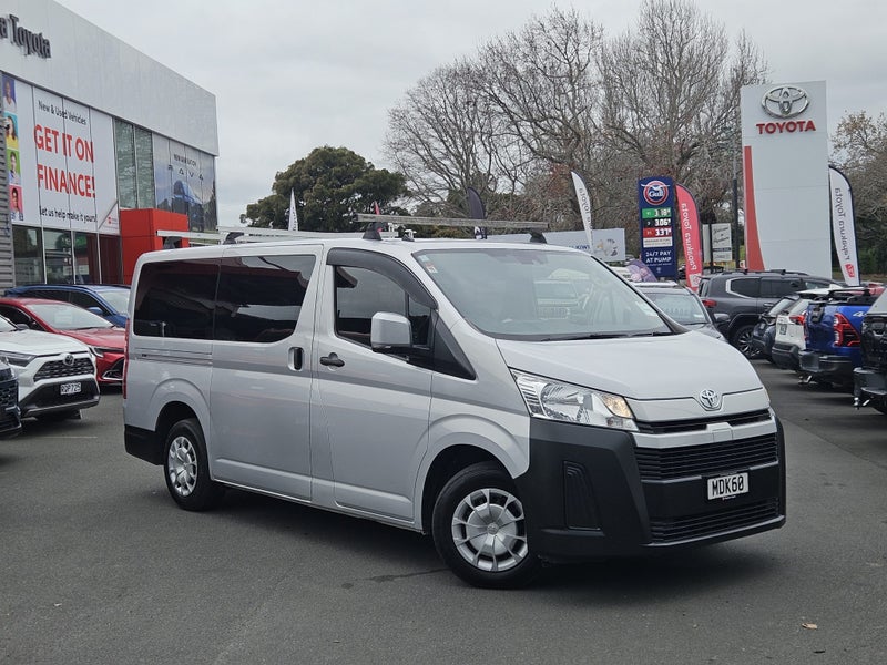 2019 Toyota Hiace ZR 2.8DT 6MT image 5