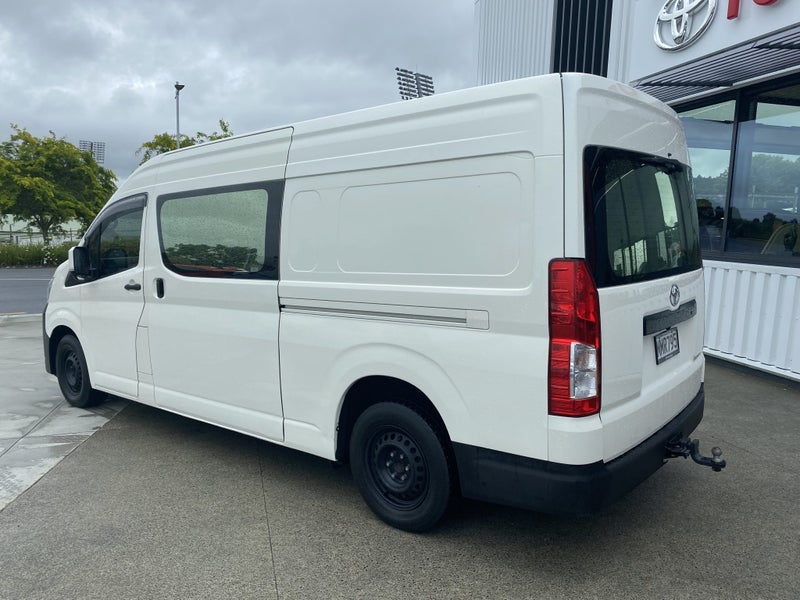 2019 Toyota Hiace ZX 2.8DT 6AT RWD PVN 5 Door image 3