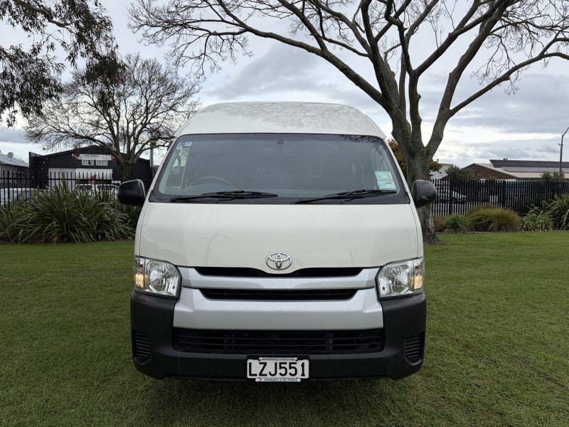 2019 Toyota Hiace ZX RWD 3.0TD Automatic Van image 2