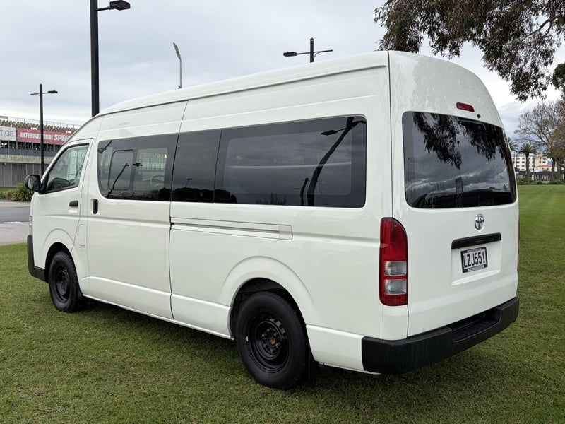 2019 Toyota Hiace ZX RWD 3.0TD Automatic Van image 5