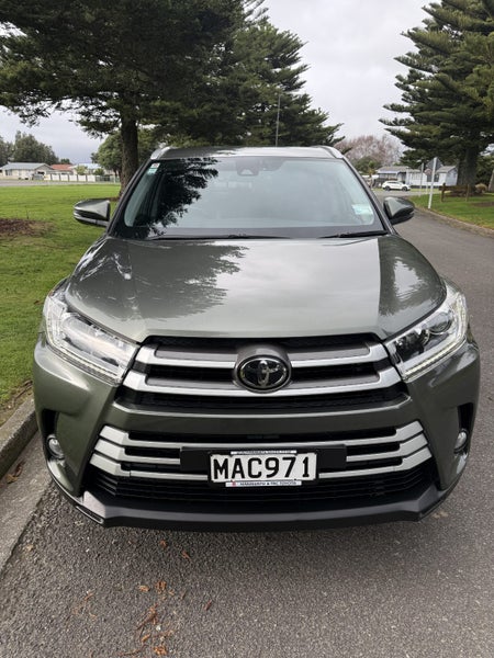 2019 Toyota Highlander GXL 3.5P Automatic AWD SUV image 2