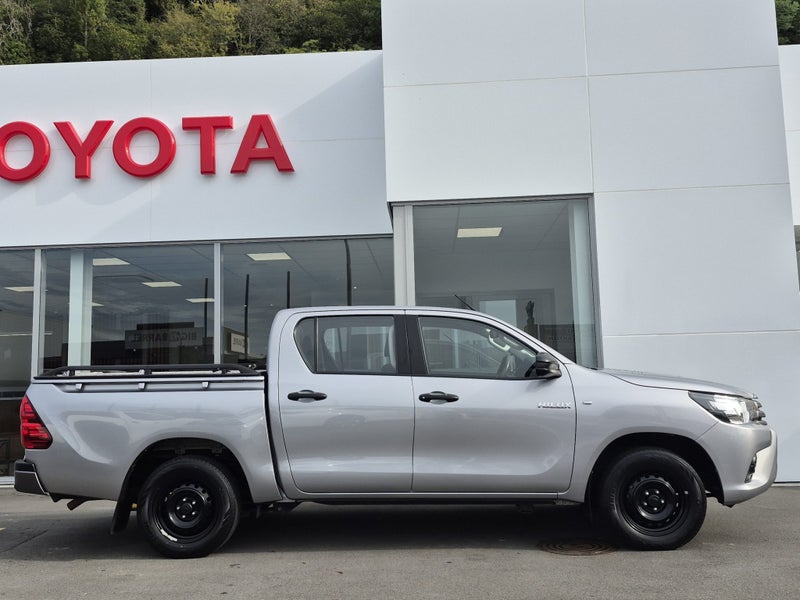 2019 Toyota Hilux S 2.8DT 2WD Manual image 2