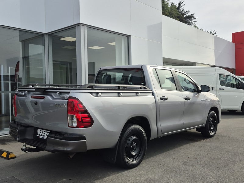 2019 Toyota Hilux S 2.8DT 2WD Manual image 3