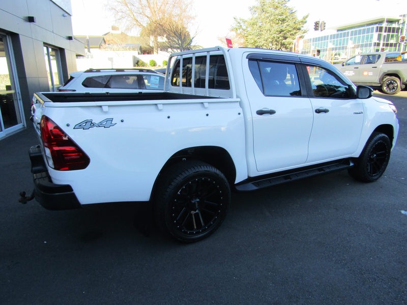 2019 Toyota Hilux SR 2.8DT 6AT 4WD image 3