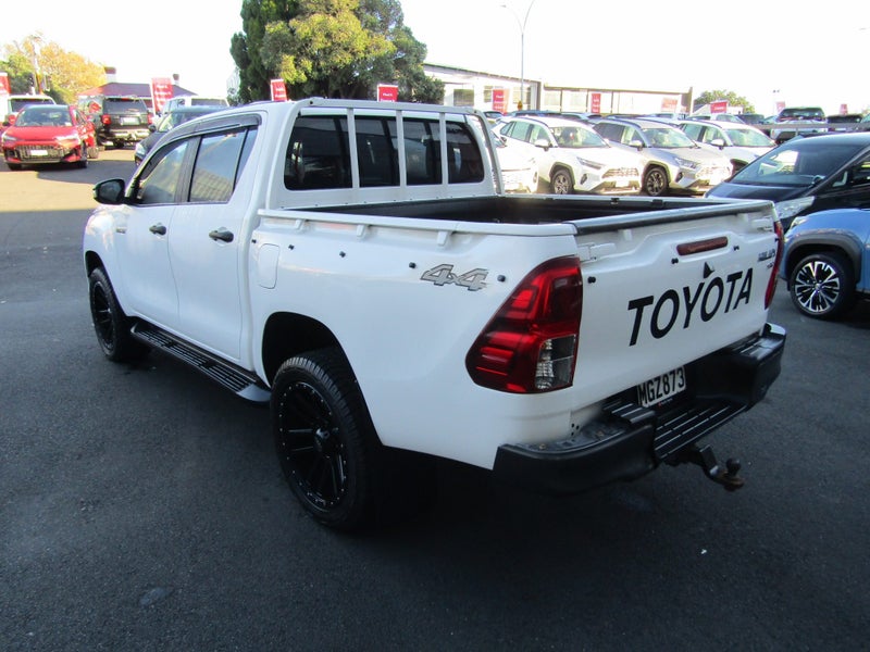2019 Toyota Hilux SR 2.8DT 6AT 4WD image 4