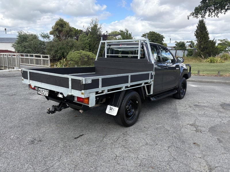 2019 Toyota Hilux SR 2.8DT 6AT 4WD ECC/4D/4S image 5