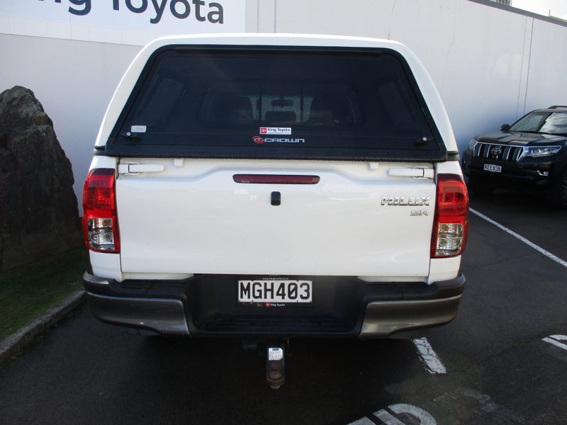 2019 Toyota Hilux SR 2.8DT 6AT 4WD NZ New image 3