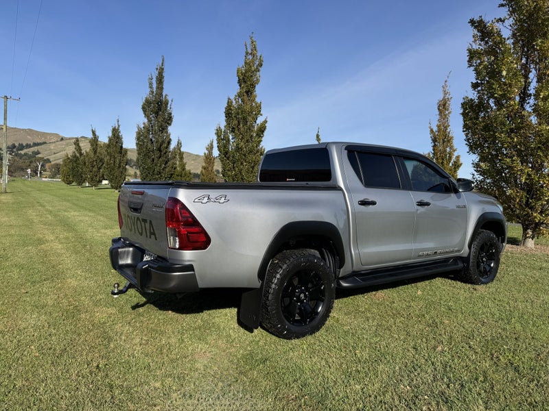 2019 Toyota Hilux SR5 CRUISER 2.8DT 6AT 4WD DCW... image 4