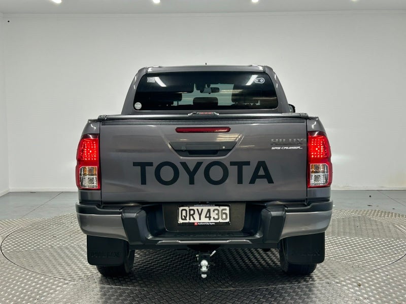 2019 Toyota Hilux SR5 CRUISER 2.8DT image 4