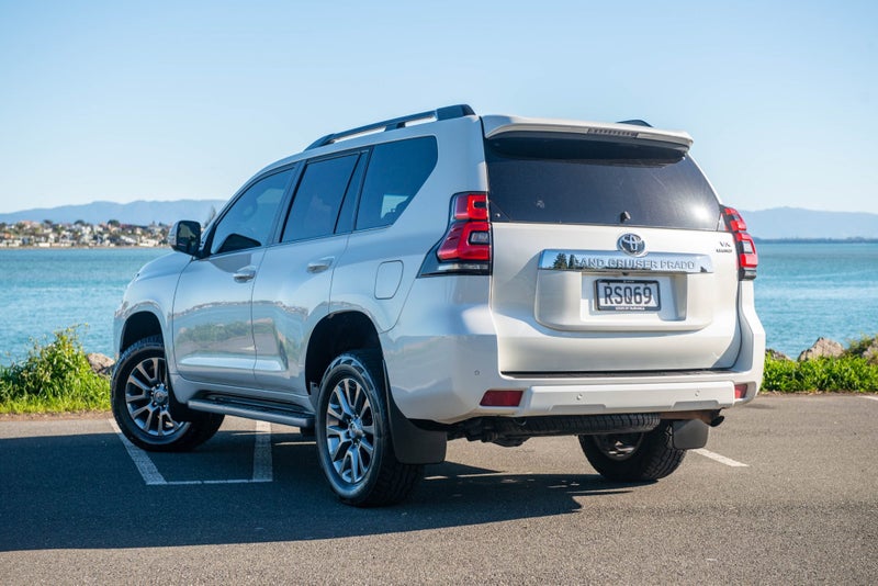2019 Toyota Land Cruiser Prado Landcruiser VX L... image 2