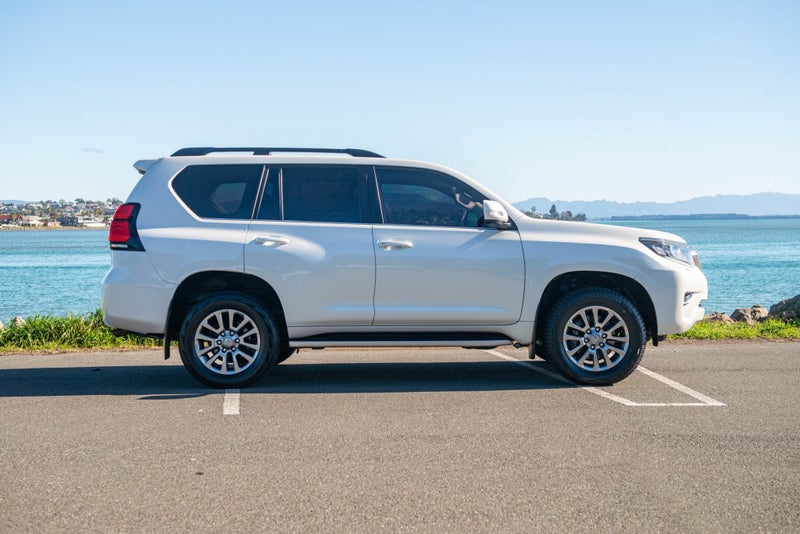 2019 Toyota Land Cruiser Prado Landcruiser VX L... image 4