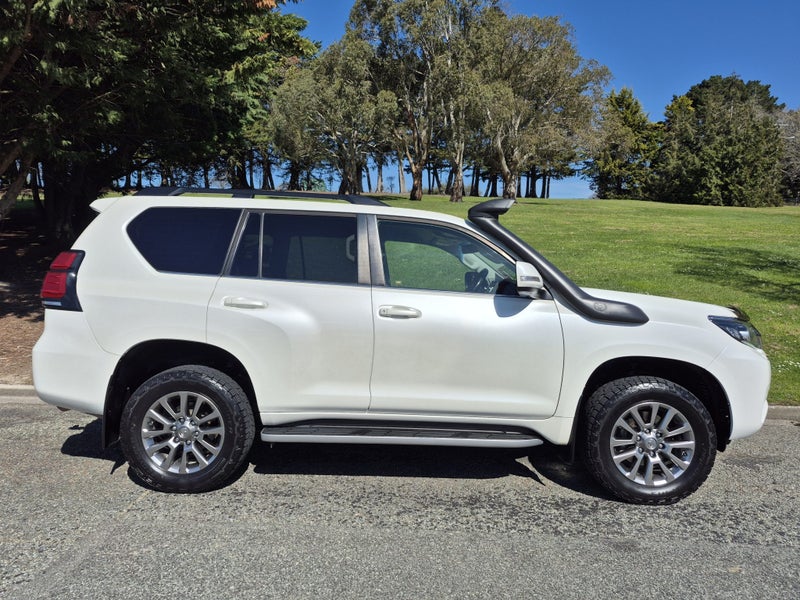 2019 Toyota Land Cruiser Prado VX 2.8D 6AT 4WD... image 5