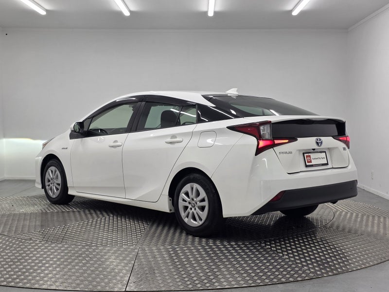 2019 Toyota Prius 1.8 Hybrid E image 5