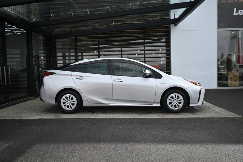 2019 Toyota Prius 1.8 Hybrid E 2WD Hatchback image 5