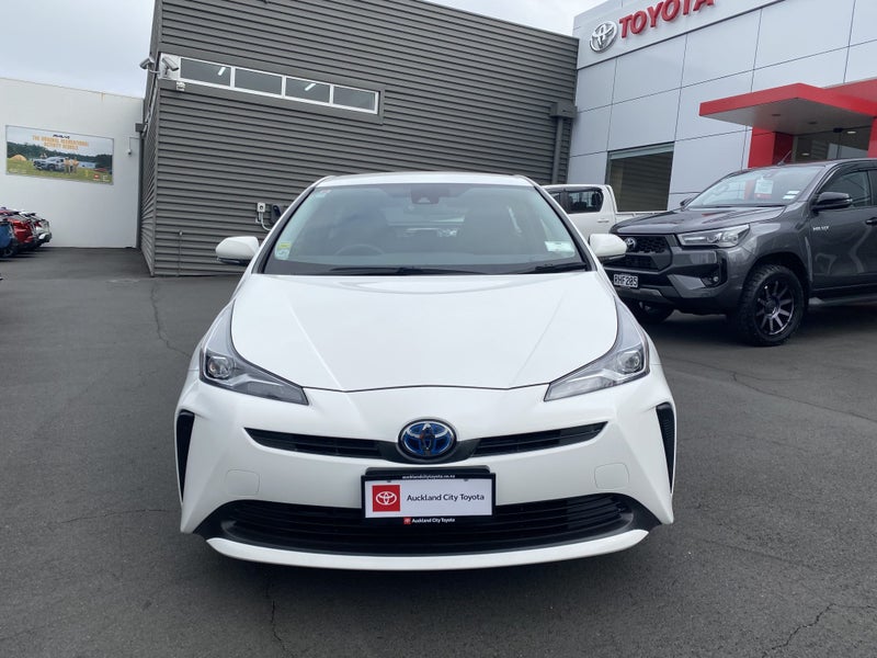 2019 Toyota Prius 1.8 Hybrid E 5 Dr Hatch CVT 2... image 4