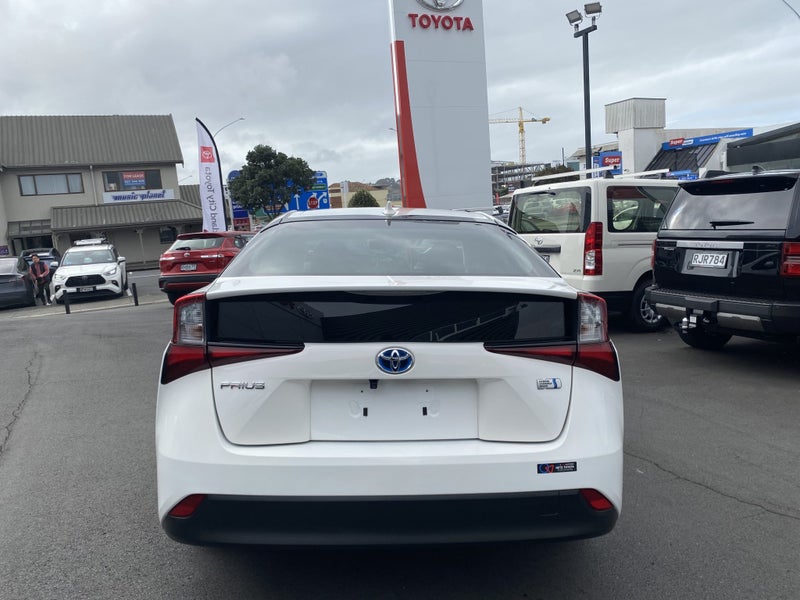 2019 Toyota Prius 1.8 Hybrid E 5 Dr Hatch CVT 2... image 5