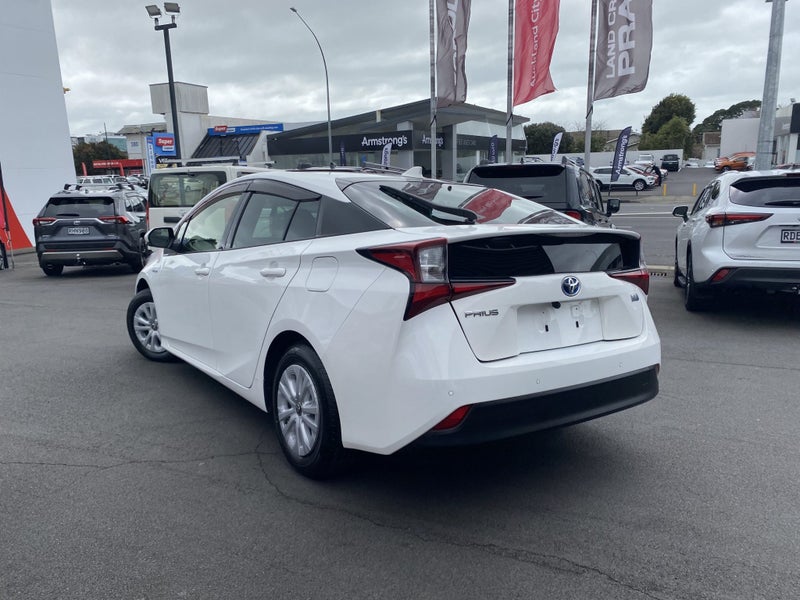 2019 Toyota Prius 1.8 Hybrid S 5 Dr Hatch CVT 2... image 3