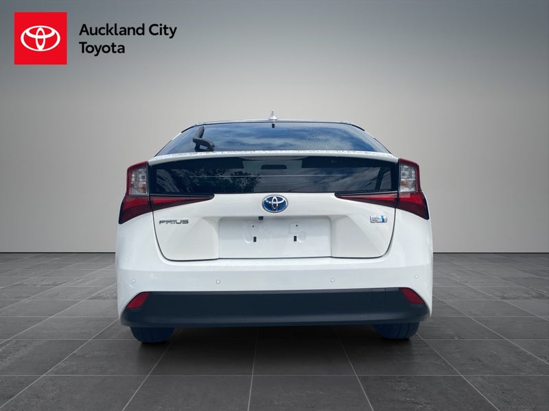 2019 Toyota Prius 1.8 Hybrid S 5 Dr Hatch CVT 2WD image 4
