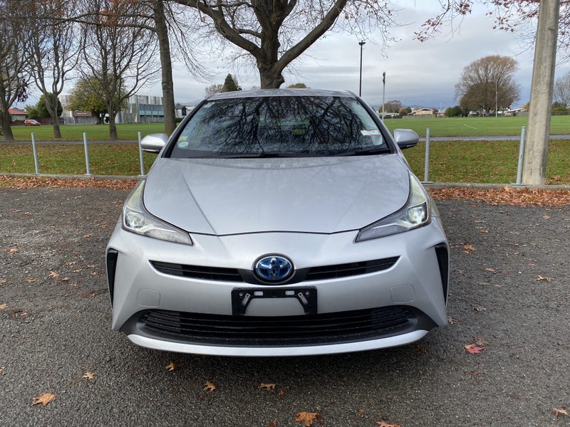2019 Toyota Prius 1.8L Hybrid FWD image 3